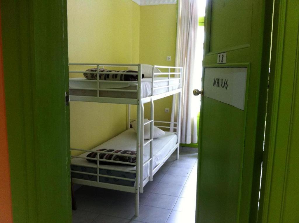 Cama Individual en habitación compartida femenina